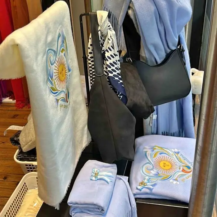 Mantas argentinas & bufandones. Julio 2026