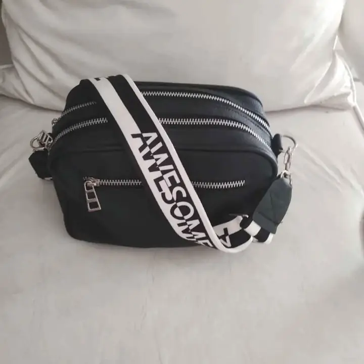 Carteras black. Día de la mujer 24