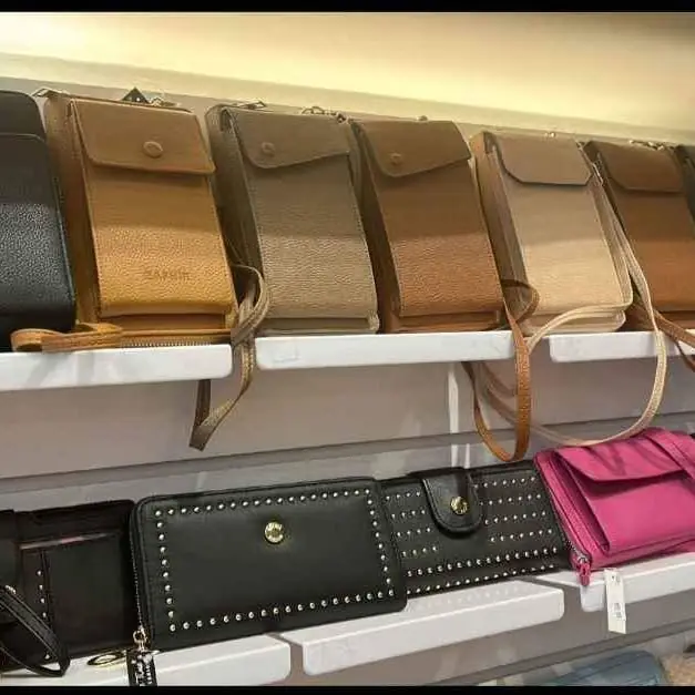 Carteras & accesorios. Abril 2024