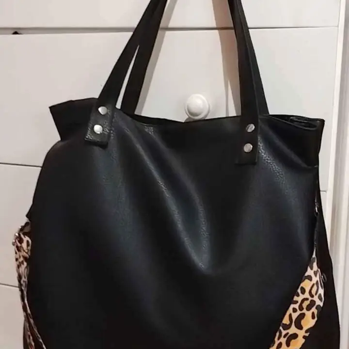 Carteras & bandoleras.invierno 2024