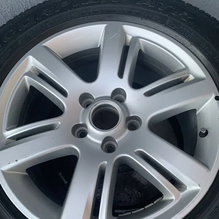 Cubiertas y llanta amarok