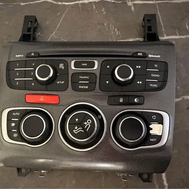 Consola C4 lounge