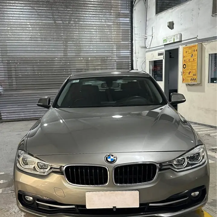 BMW 320i