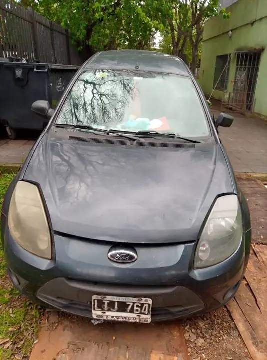Vendo Ford Ka modelo 2012 motor 1.0