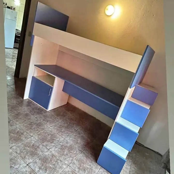 Cama con escritorio