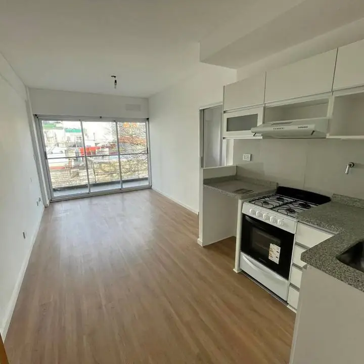 Alquiler depto 2 ambientes / Camarones 2015, CABA/ Balcon a la calle/ impecable / $ 650.000