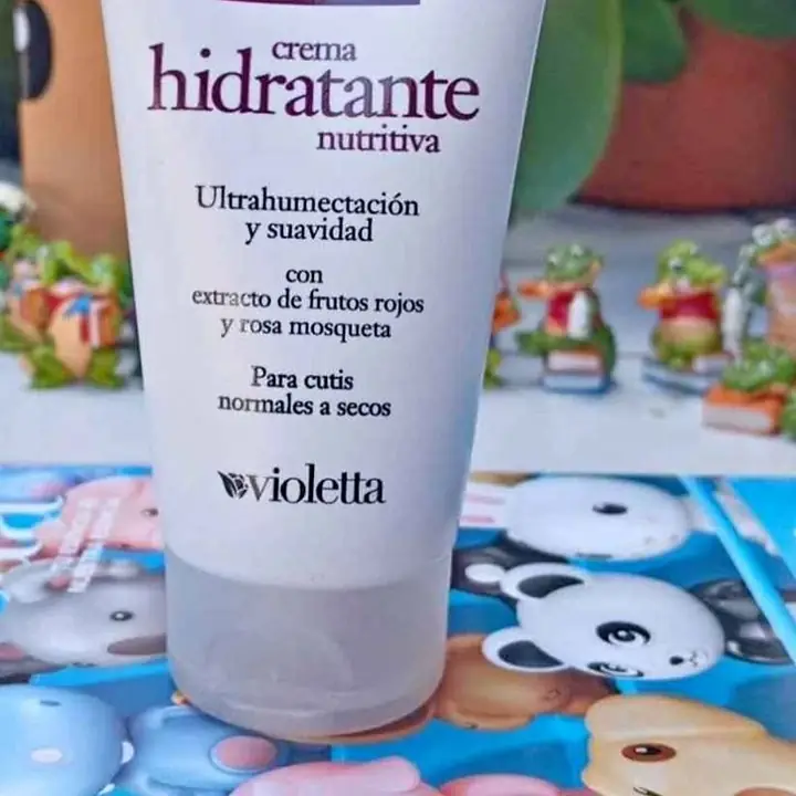 Crema nutritiva para rostro de frutos rojos