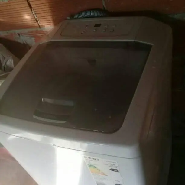Lavarropa detalle en la tapa no afecta su uso