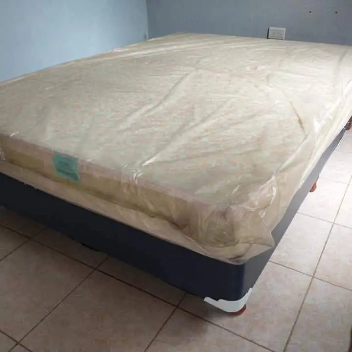 Cama y colchón