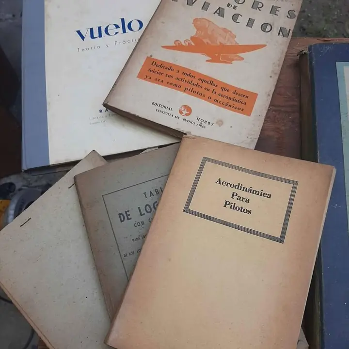 Antiguos libros de aviación