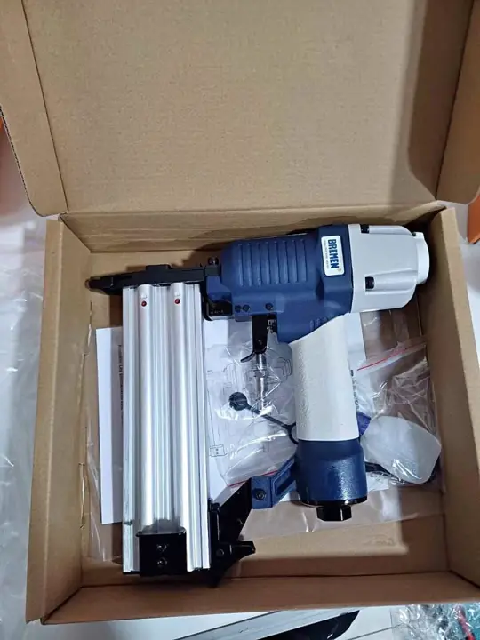 Clavadora Engrampadora Neumatica Bremen 72.000