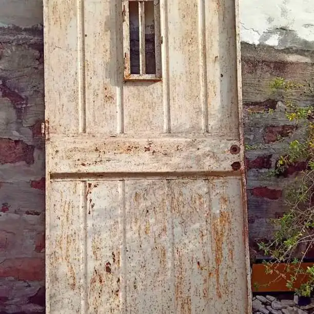 Puerta chapa dura