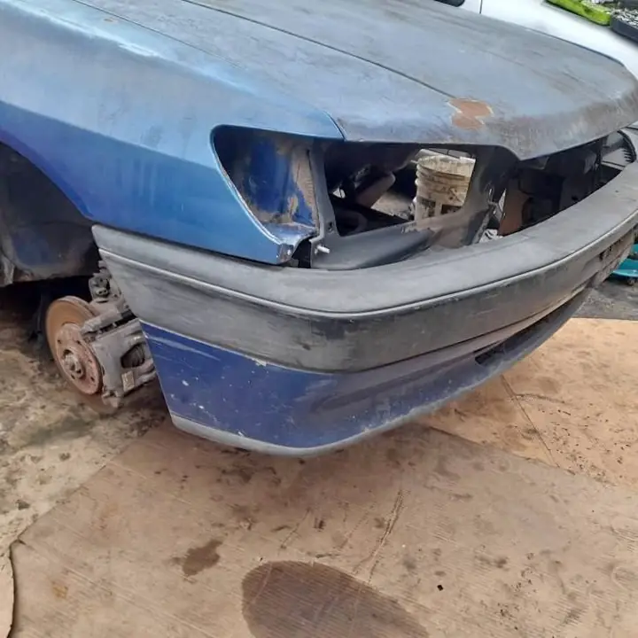 Paragolpe delantero peugeot 306