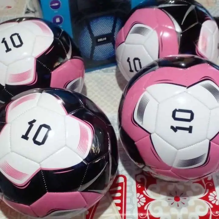 Pelotas de futbol N 5. disponible zona oeste merlo entrega envio inmediat sin cargo por la zona!