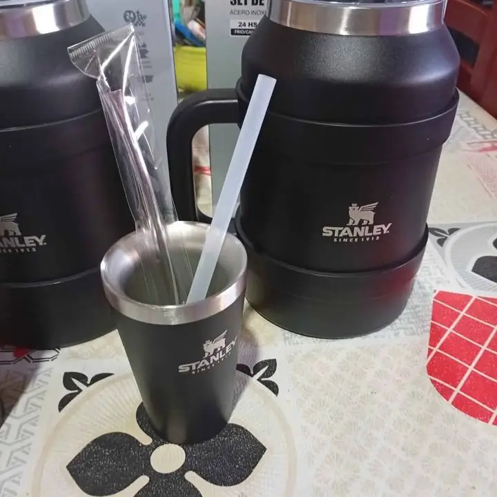 Galon 1.9 litros frente grabado Más mate Frente grabado $30,000