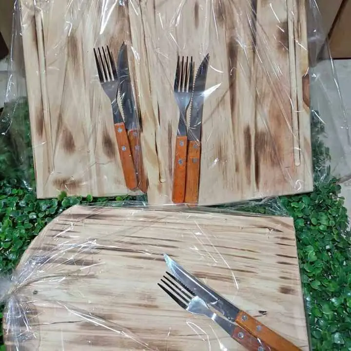 Tabla, mas tenedor y cuchillo, $12,800X mayor disponible, merlo
