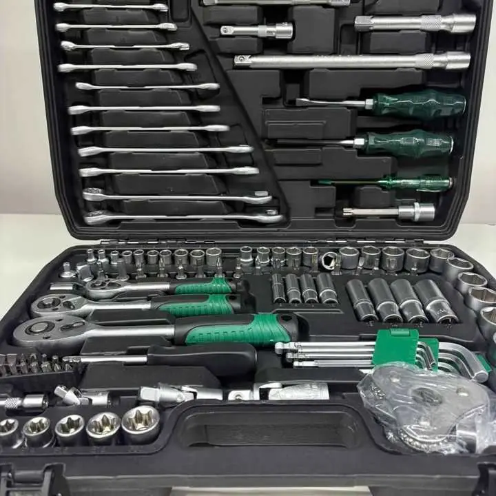 Set de herramientas X121 PCS $124,000 precio actual $124.000
