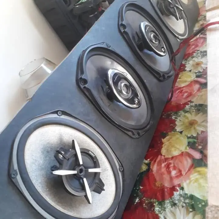 Vendo 4 6x9 .. 2 pioneer y 2 sony xplod