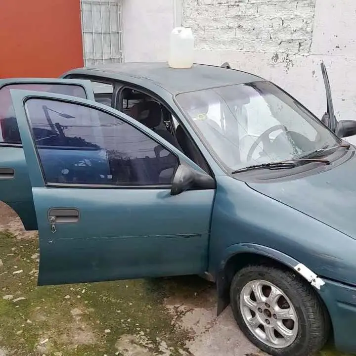Vendo corsa md 1996 gls todos los papeles 08 firmado en blamco hace 1 semana. No deve nada