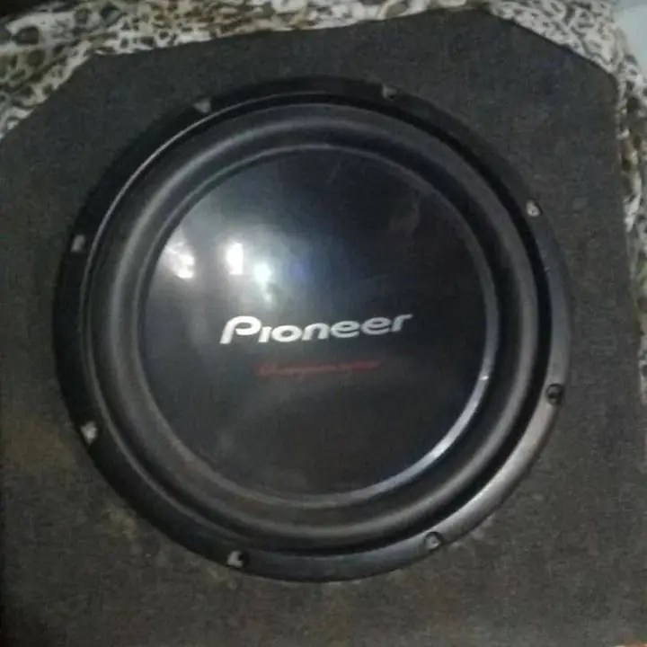Vendo pioneer doble bobina..nuevo