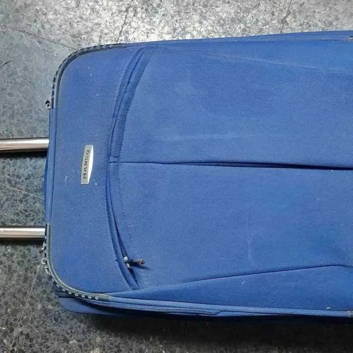 Valija se vende urgente!