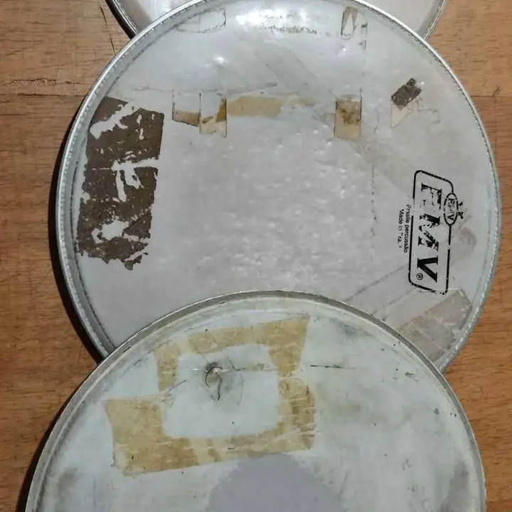 Parches de percusion 1 de 10" y 2 de 12", usados! todo a solo $10000