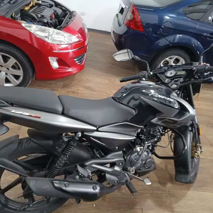 Rouser 125