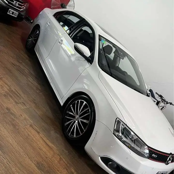 Volkswagen vento TSI 2.0 (2011)