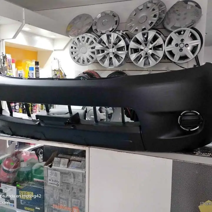 Paragolpe delantero Toyota Hilux 2004 al 2006