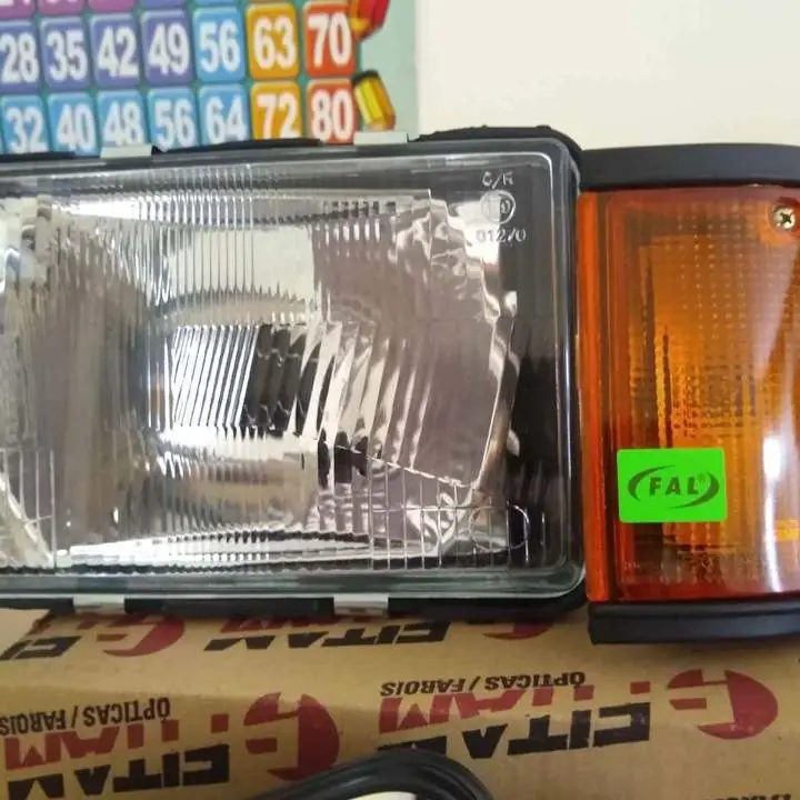 147 Ópticas 3.500 c/u giros 1500 c/u acrílicos de faros trasero 1300