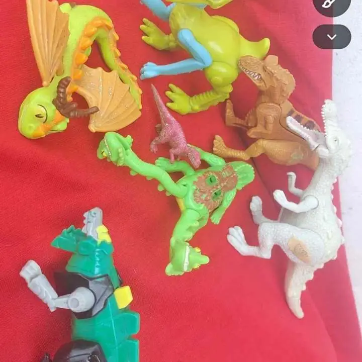 Juguetes usados 9 dinos