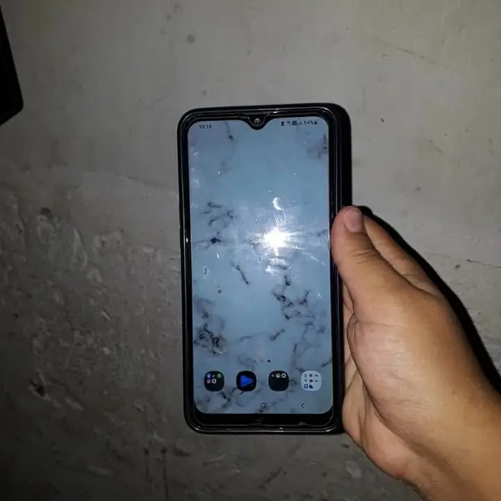 A10s samsung,32gb de memoria interna Android 11. Su pantalla impecable. Tiene puesto el vidrio templ