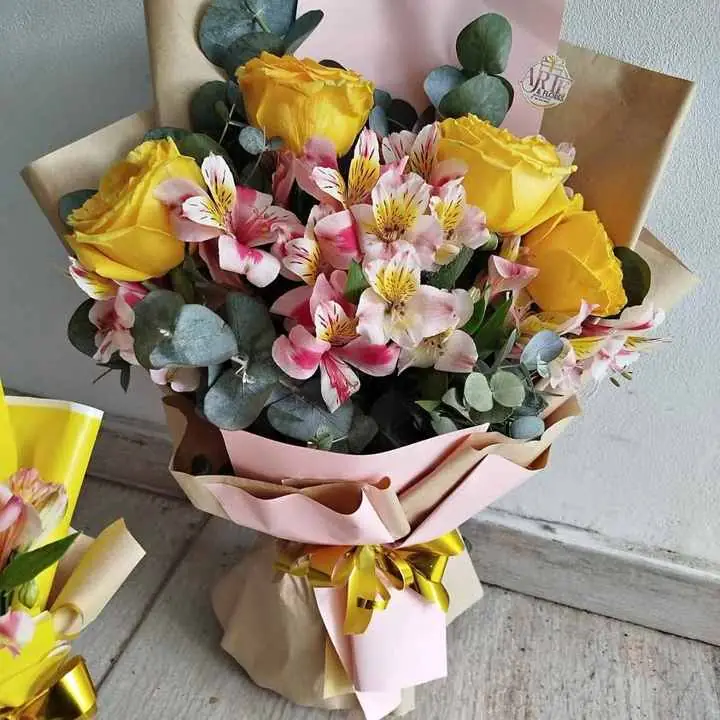 Ramos de rosas amarillas, últimos disponibles hacemos envios y entrega inmediata últimas 7 rosas dis