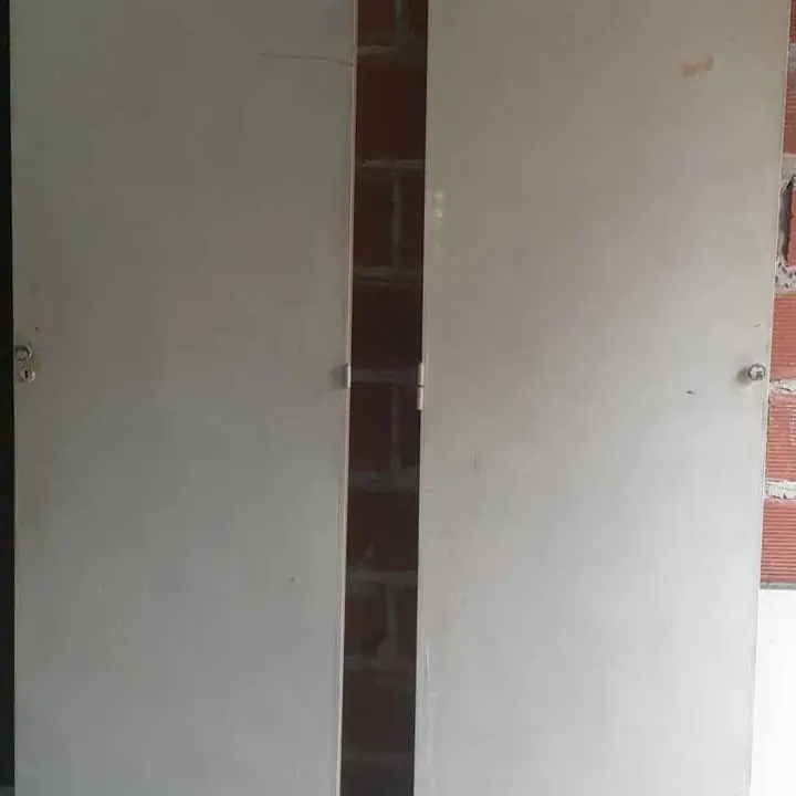 Puerta Placa
