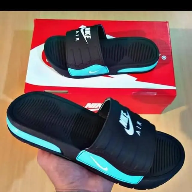 Ojotas Nike $ 1,500