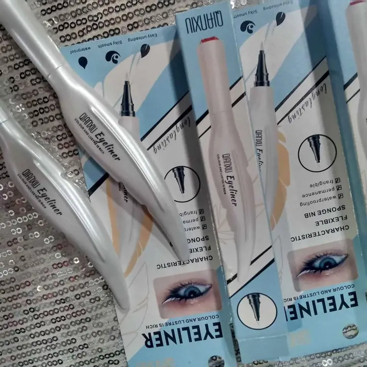 Delineadores pluma blancos