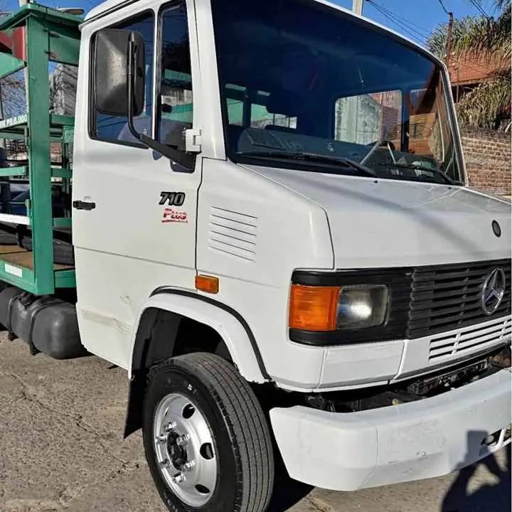 Vendo Mercedez vez 710 plus km titular al día única mano de fábrica