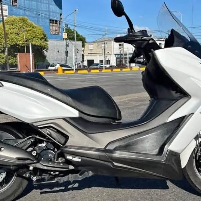 Kymco X-town 250i Maxi Scooter, estado impecable muy bien cuidada