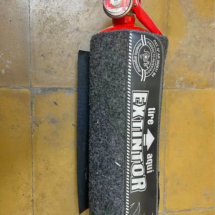 Matafuego 1kg con estuche abrojo para alfombra impecable vence 2027