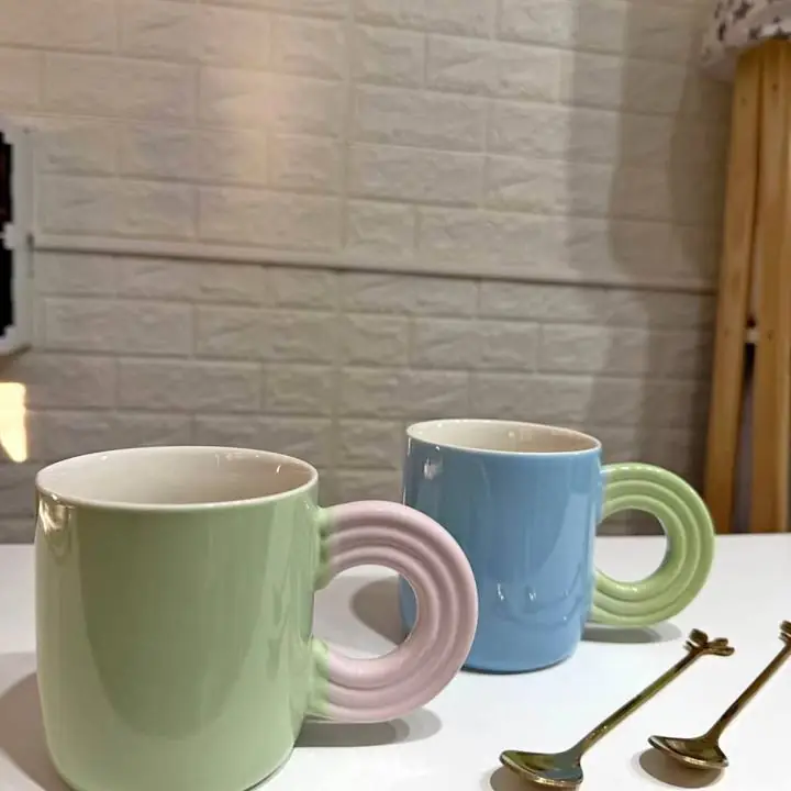 Taza arcoíris