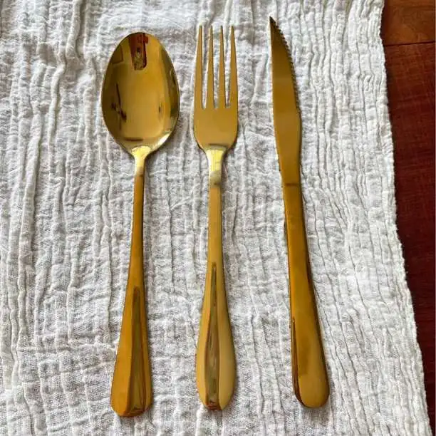 Set X9 cubiertos dorados