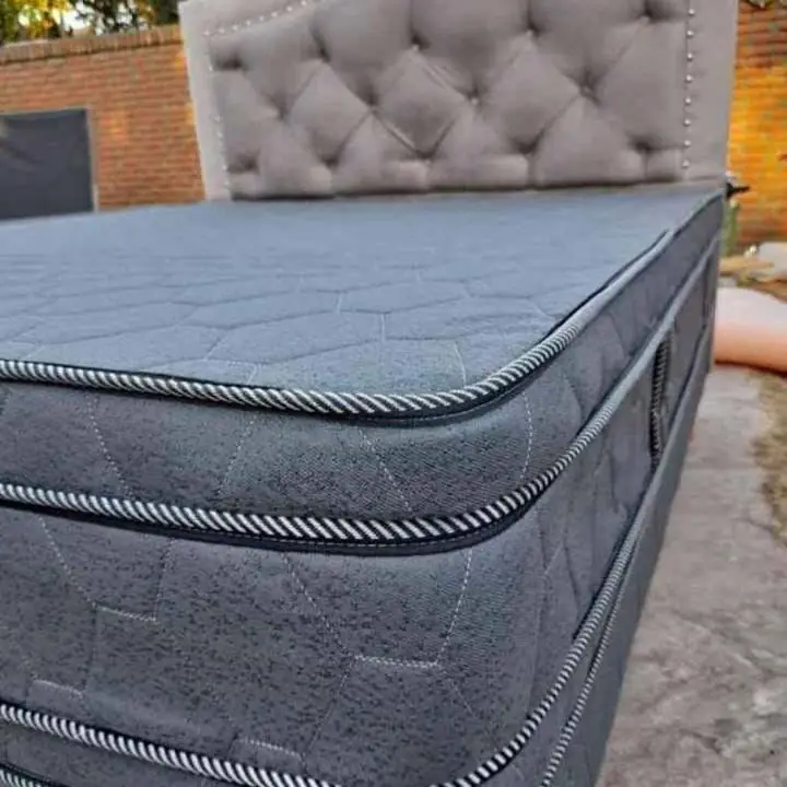 Somiers en promo con almohadas de regalo