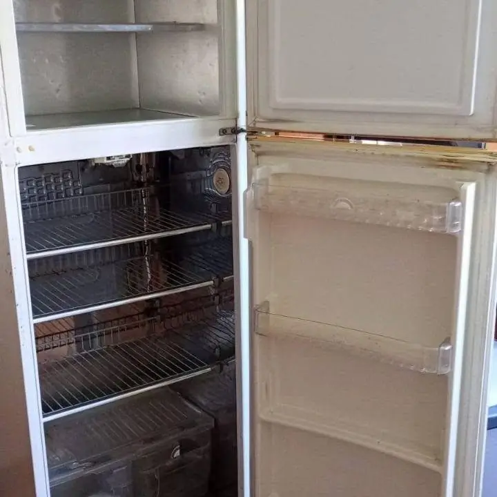 Heladera con freezer funciona prfectamente
