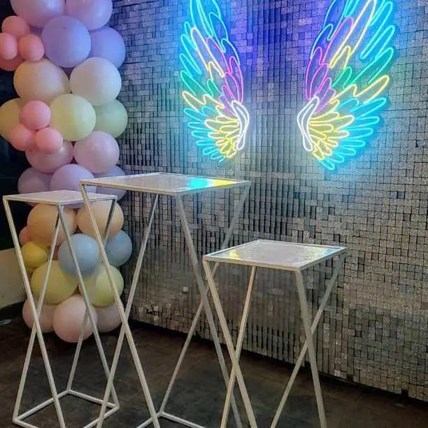 ALQUILER de Shimmer + Mesas + Cartel de neón + Posa tortas + Globología/Arcos orgánicos!