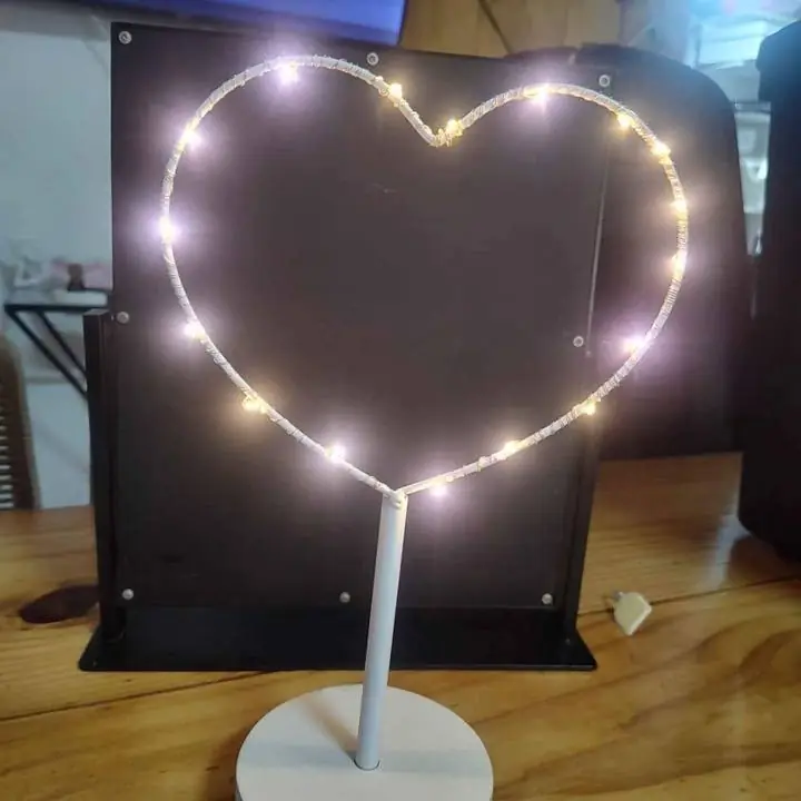 Corazón con luz LED a pilas