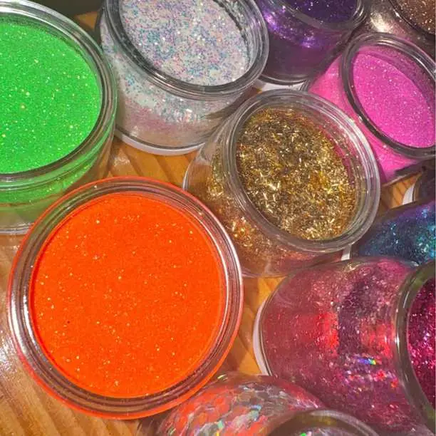 Glitter en polvo hipoalergenico ! Listo para utilizar, es de “El mundo del brillo” Más info