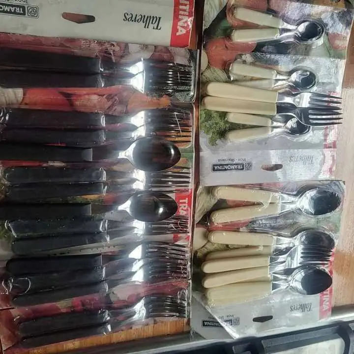Cubiertos set x 3 $1500