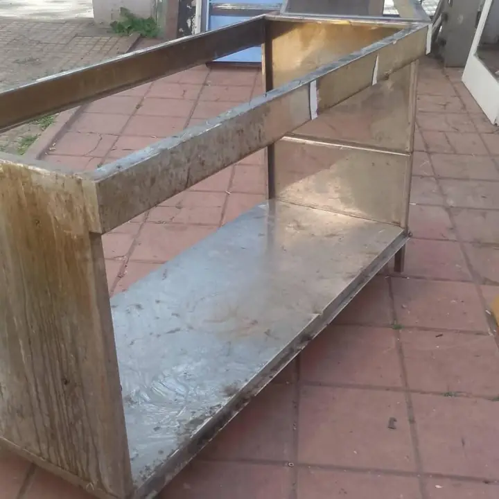Mesa de acero inoxidable