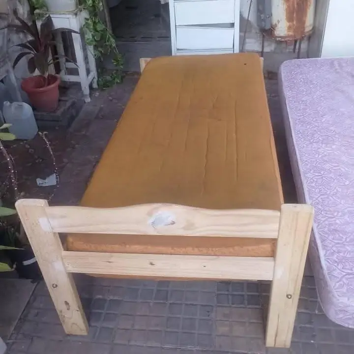 Cama con colchón de 1 plaza