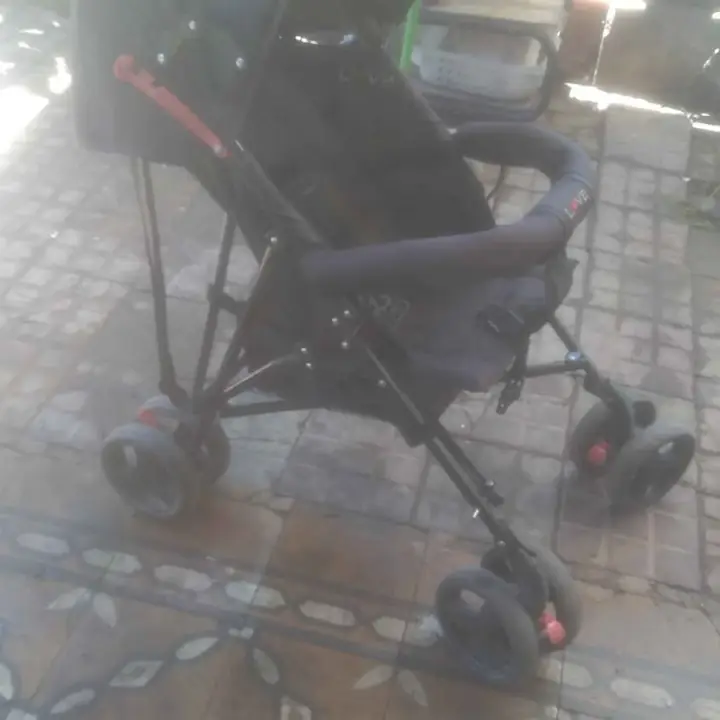 Coche de bebe usado anda ok